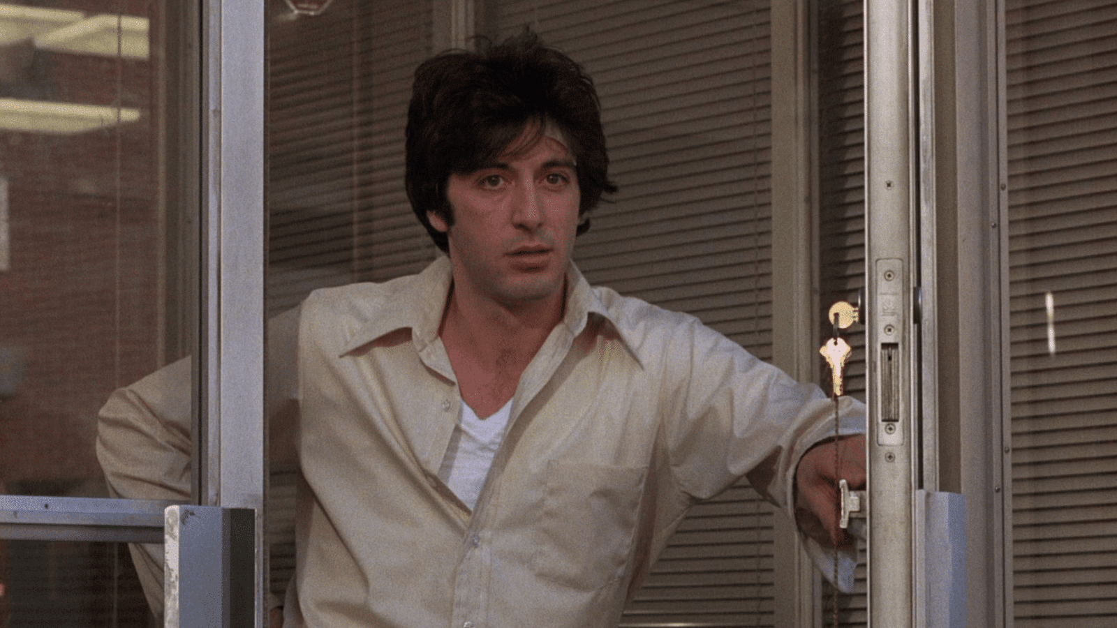 Dog Day Afternoon (1975) | The Definitives | Deep Focus Review